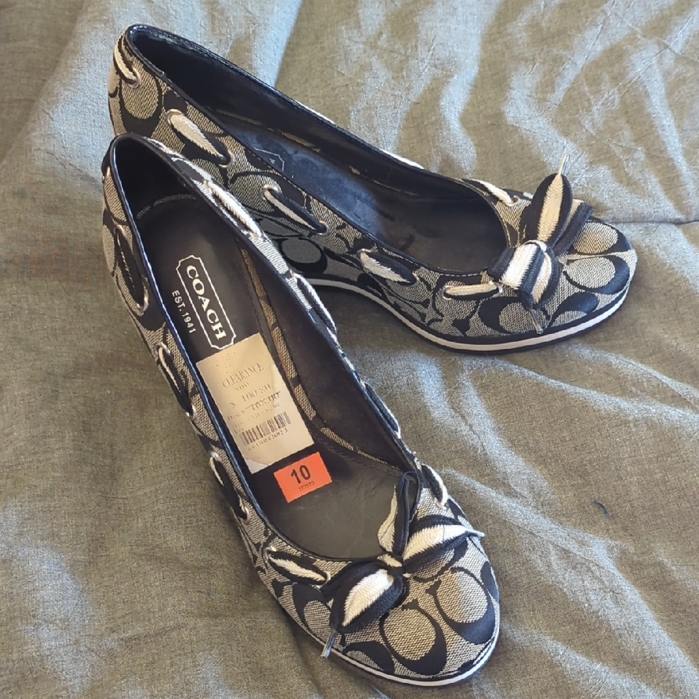 Coach Women's Black and Cream Patterned Heels